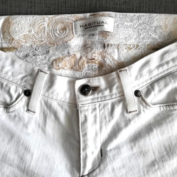 Habitual Straight Leg White Jeans Size 28 - Picture 5 of 16